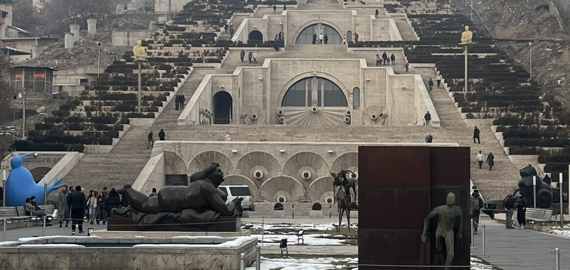 Le Cascade, il monumento cruciale della Città, il monumento TOP di Yerevan: il cuore rosa dell'Armenia